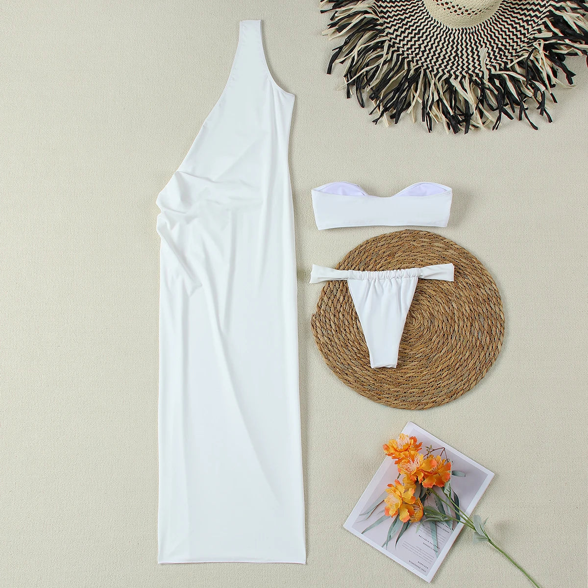 Conjunto de Biquíni 3 Peças Detalhe Dourado – Biquíni Bandeau com Vestido Longo como Saída de Praia