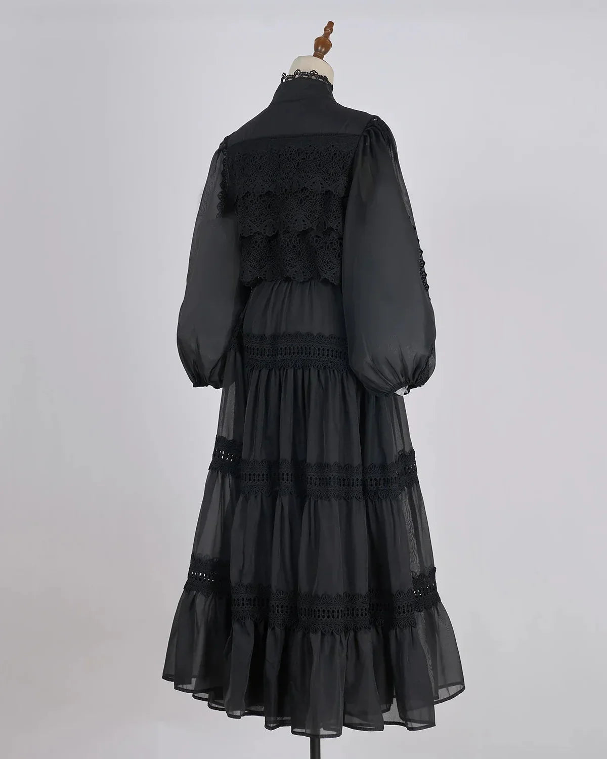 Vestido Lumière – Edição Exclusiva com Renda Bordada