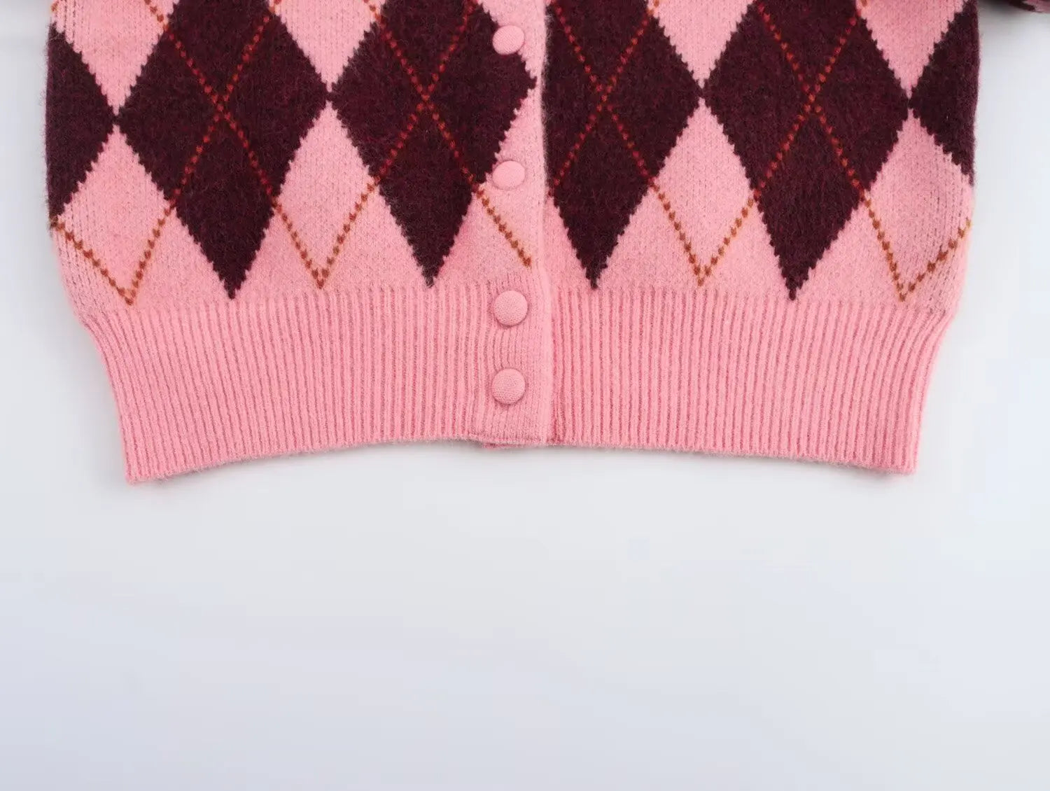 Cardigan Feminino em Tricô Jacquard – Estampa Argyle, Gola Redonda e Botões Frontais