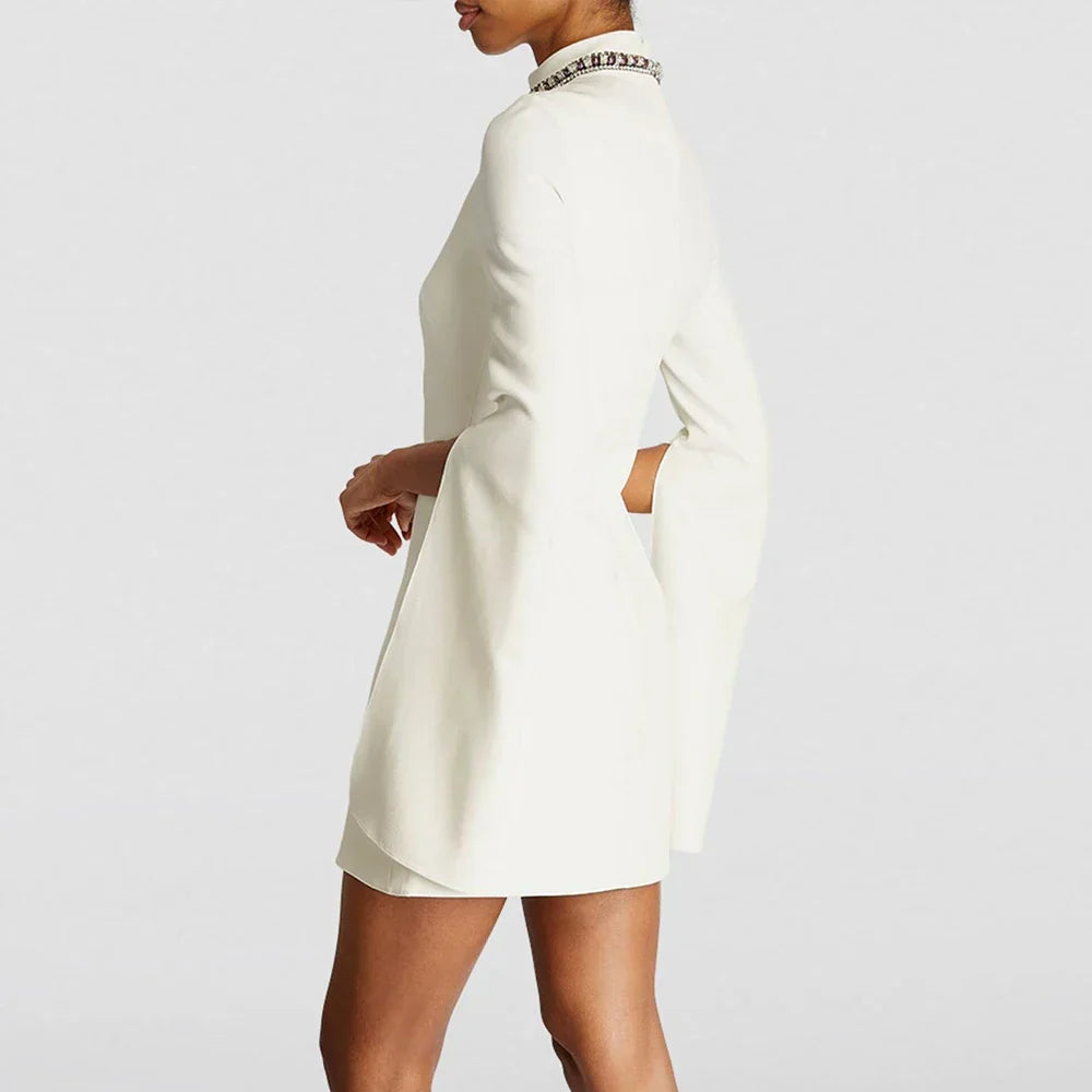 Vestido Bordado á Mão – Gola Alta, Manga Longa