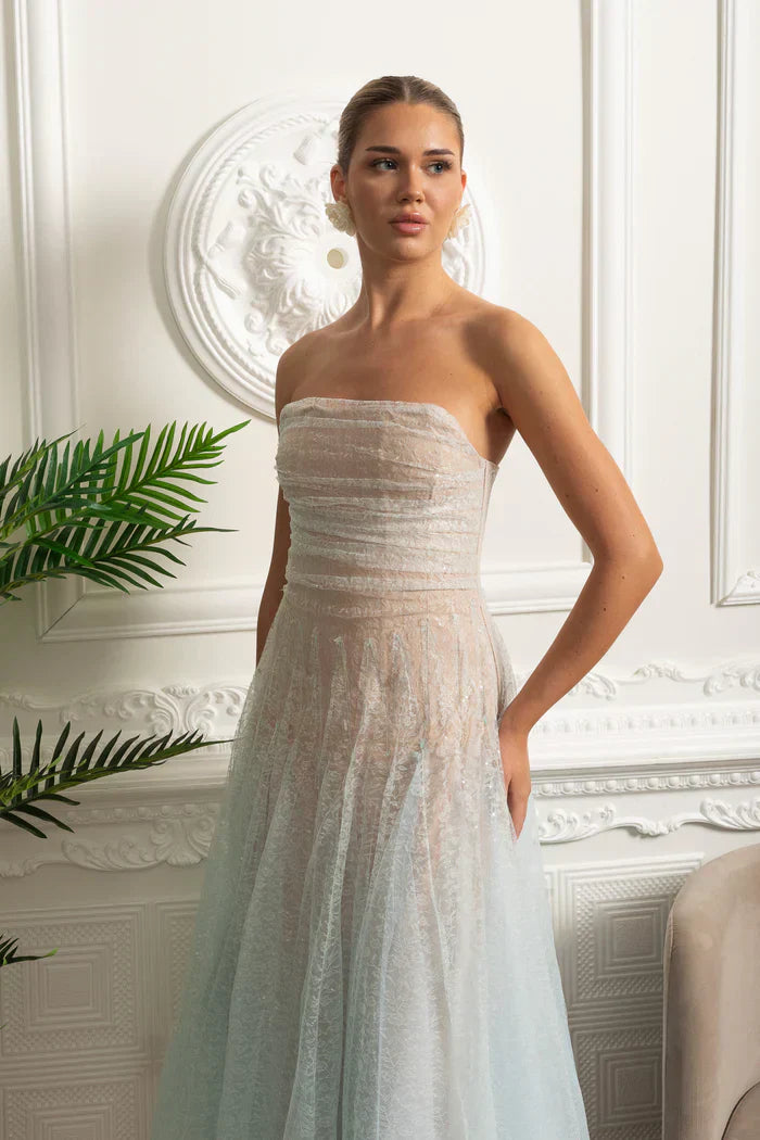 Vestido Longo Estilo Princesa – Tule Transparente, Design Envolvente e Toque de Fada para Verão