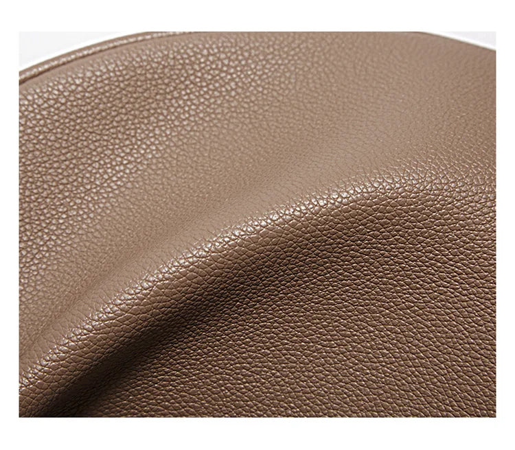 Bolsa – Modelo Meia-Lua, Estilo Crossbody, Elegante