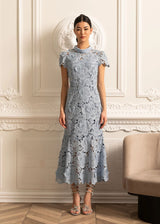 Vestido Renda Bordada – Elegância Sofisticada