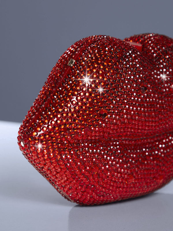 Bolsa Adagio Red Lip em Cristais – Ousadia e Paixão em Forma de Acessório