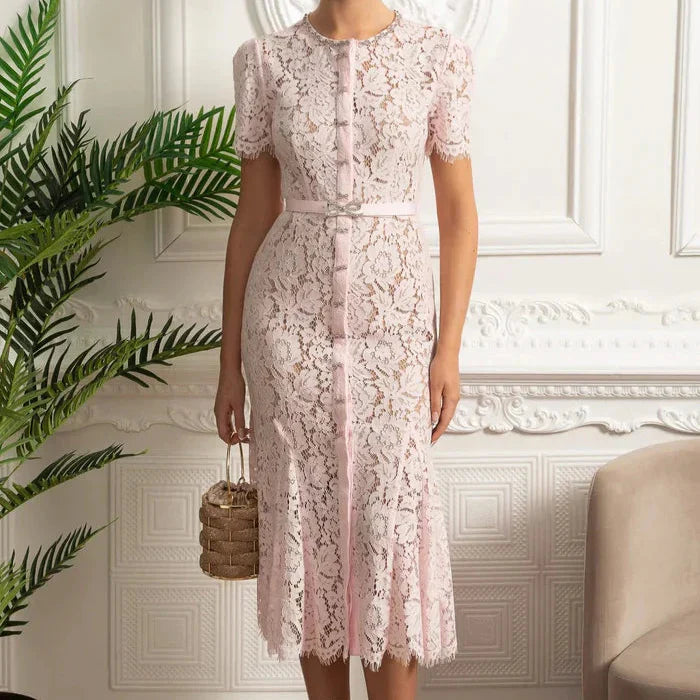 Vestido Longo de Renda Estilo Sereia – Elegância e Sofisticação em Cada Detalhe