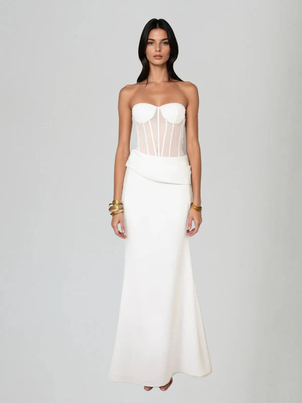 Conjunto Dendrion com Corset Tomara que Caia e Saia em Tule