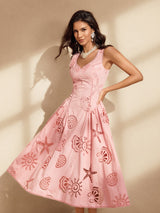 Vestido Midi Nawra Rosa Sem Mangas Bordado com Recortes – Leveza e Sofisticação para Dias Especiais