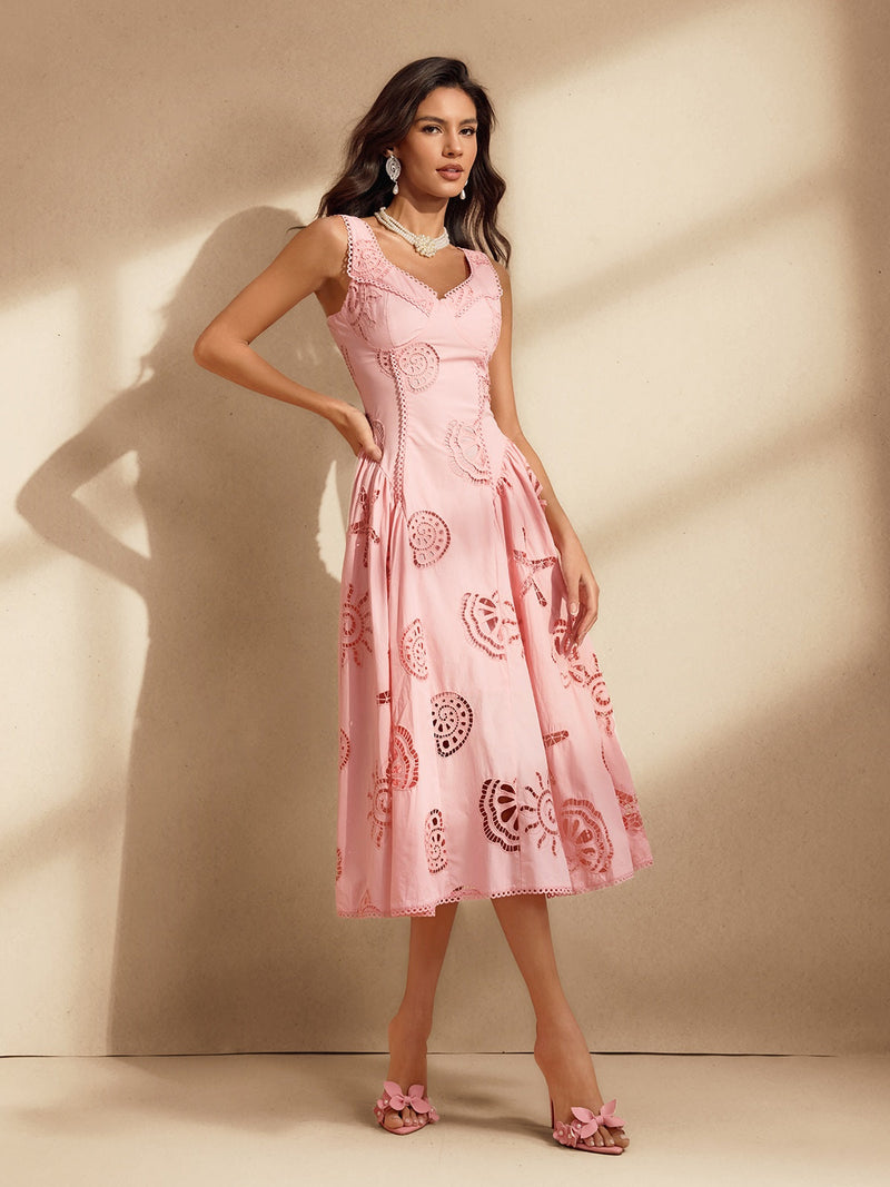 Vestido Midi Nawra Rosa Sem Mangas Bordado com Recortes – Leveza e Sofisticação para Dias Especiais