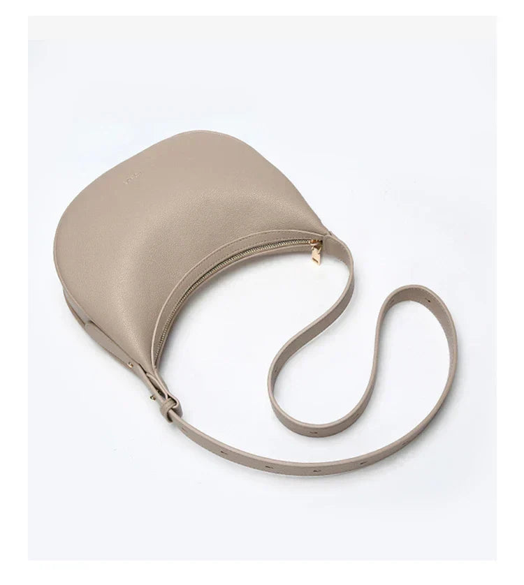Bolsa  – Modelo Meia-Lua, Estilo Crossbody, Elegante
